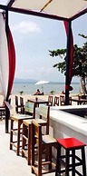 Dancing Elephant Beach Club - Hostel