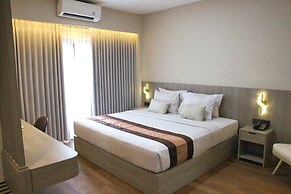 Grand Santhi Hotel