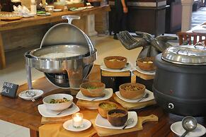 Grand Santhi Hotel