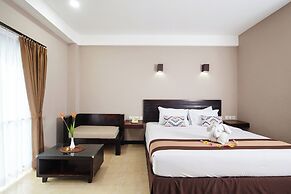Grand Santhi Hotel