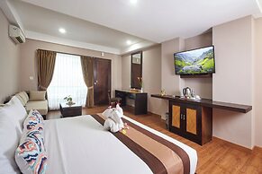 Grand Santhi Hotel