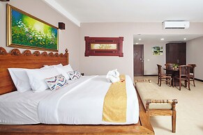 Grand Santhi Hotel
