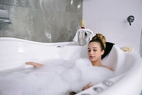 Avenue Hotel Canberra