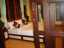 Hut Sun Bungalow