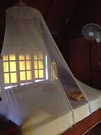 Hut Sun Bungalow