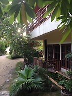 Hut Sun Bungalow