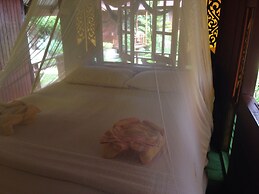 Hut Sun Bungalow