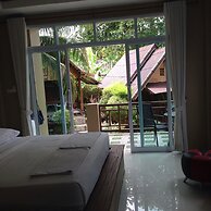 Hut Sun Bungalow