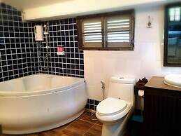 Lanna Pool Villa