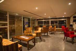Diamond Plaza Apartments