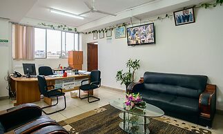 Diamond Plaza Apartments