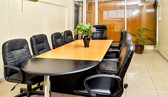 Diamond Plaza Apartments
