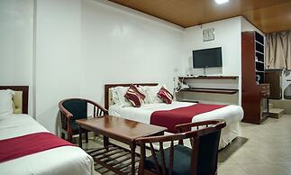 Diamond Plaza Apartments