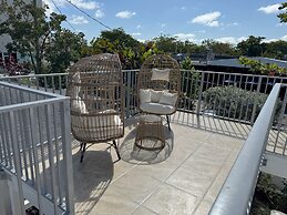 Inn On The Drive ( Adults Only)