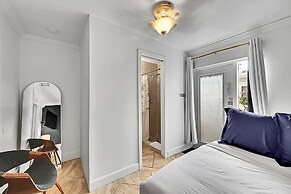 Inn On The Drive ( Adults Only)