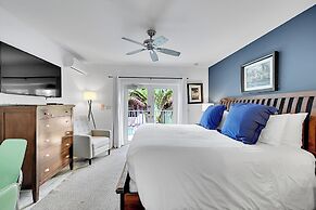 Inn On The Drive ( Adults Only)