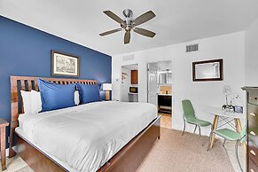 Inn On The Drive ( Adults Only)
