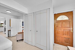 Inn On The Drive ( Adults Only)