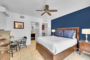 Inn On The Drive ( Adults Only)