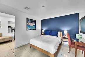 Inn On The Drive ( Adults Only)