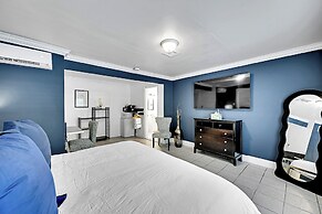 Inn On The Drive ( Adults Only)