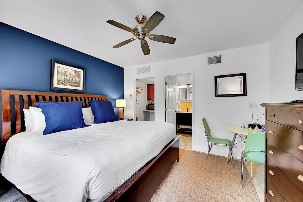 Inn On The Drive ( Adults Only)