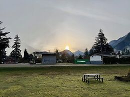 Richca Chalets Resort