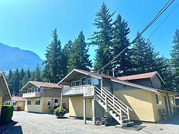 Richca Chalets Resort