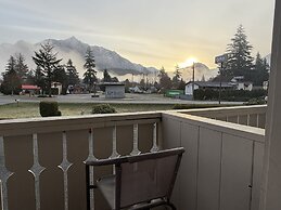 Richca Chalets Resort
