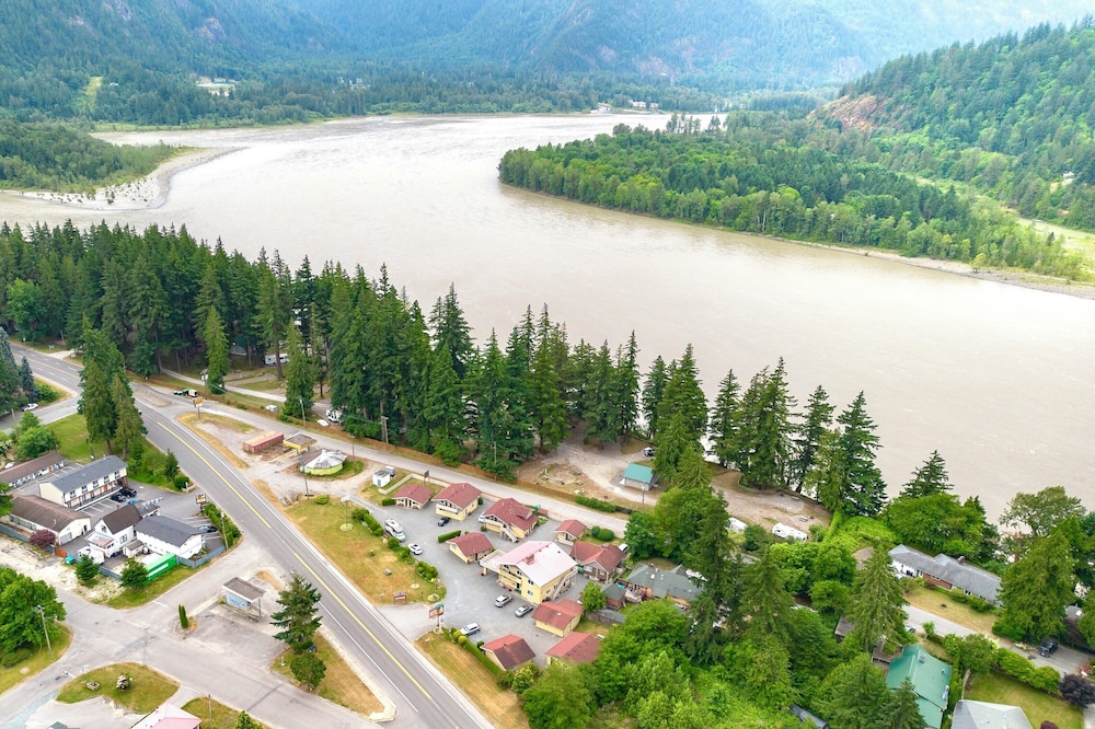 Richca Chalets Resort