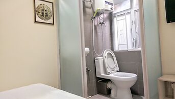Nuts Hotel