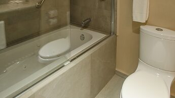 Holiday Inn Express & Suites Celaya by IHG