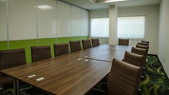 Holiday Inn Express & Suites Celaya by IHG