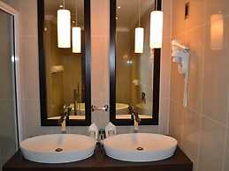 President Hotel & Conference Venue