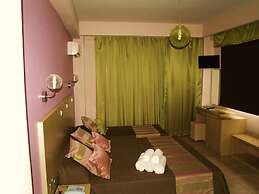 Maranton Beach Hotel
