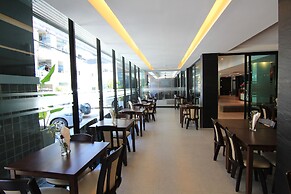 Inn residence serviced suites