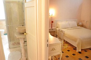 Elena Apartments