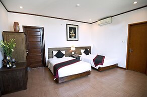City Bay Hotel