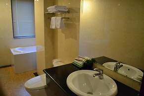 City Bay Hotel