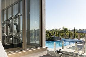 Swan River Hotel