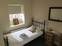 The Hollies Inn