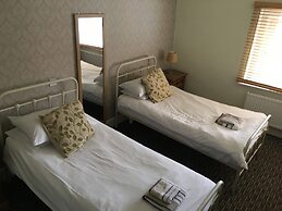 The Hollies Inn