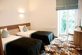 Algiro Hotel
