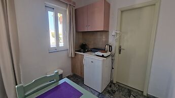 Kaloxenia Apartments