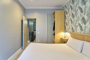 Fira Centric Apartments by gaiarooms