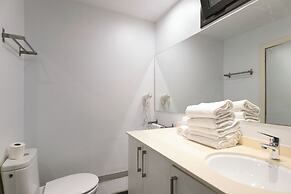 Fira Centric Apartments by gaiarooms