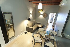 Fira Centric Apartments by gaiarooms