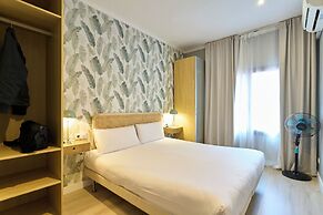 Fira Centric Apartments by gaiarooms