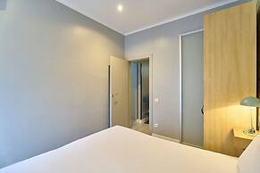 Fira Centric Apartments by gaiarooms