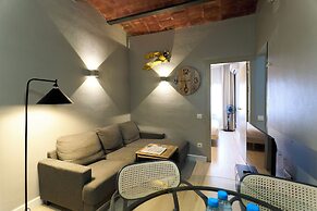 Fira Centric Apartments by gaiarooms